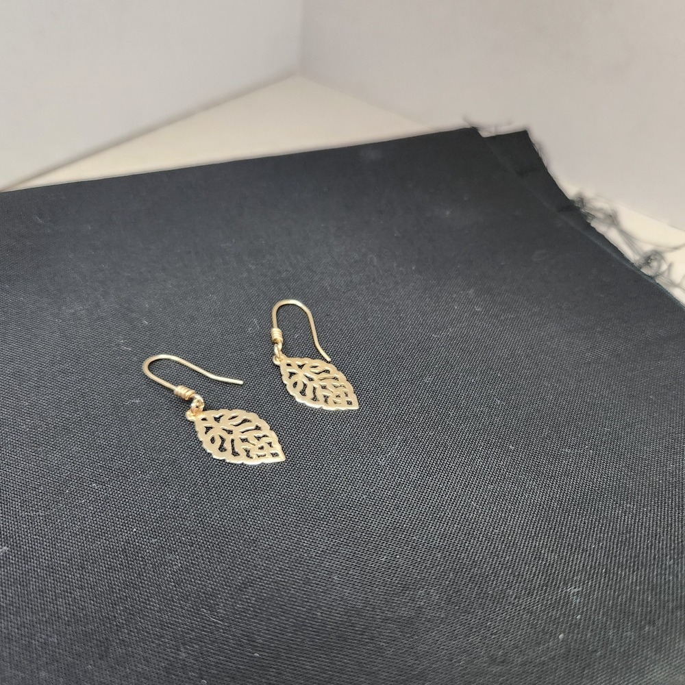James Avery Retired Leaf Dangle Earrings 14k Yellow Gold Fishhook Style With Box - Picture 8 of 13